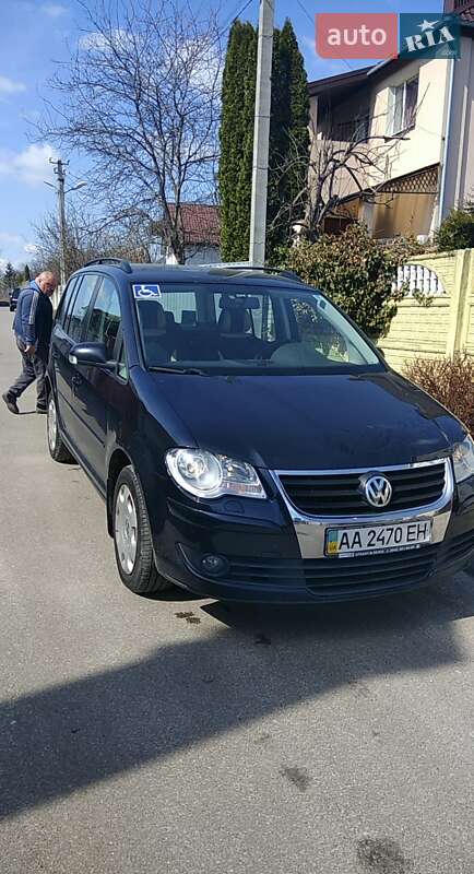 Минивэн Volkswagen Touran 2007 в 