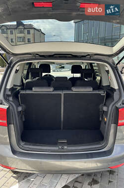 Минивэн Volkswagen Touran 2015 в 