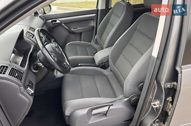 Минивэн Volkswagen Touran 2011 в 