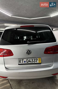 Минивэн Volkswagen Touran 2014 в 