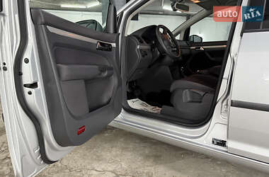 Минивэн Volkswagen Touran 2014 в 