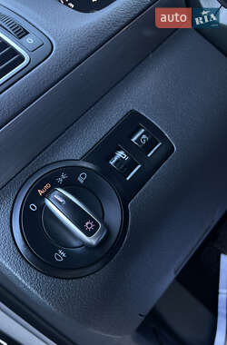 Минивэн Volkswagen Touran 2010 в 