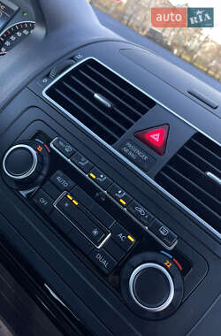 Минивэн Volkswagen Touran 2010 в 
