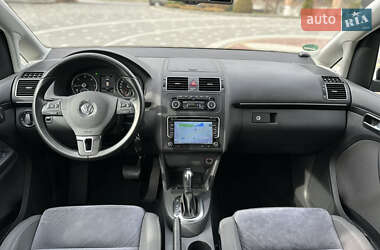 Минивэн Volkswagen Touran 2011 в 