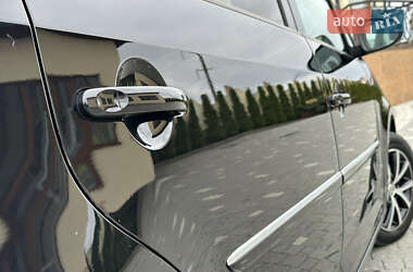 Минивэн Volkswagen Touran 2011 в 