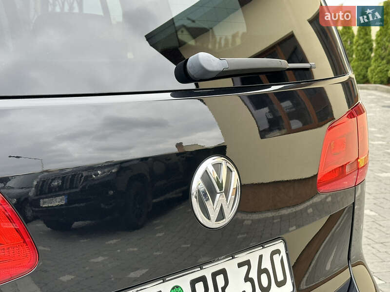 Минивэн Volkswagen Touran 2011 в Дрогобыче