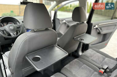 Минивэн Volkswagen Touran 2011 в 