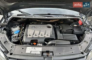 Минивэн Volkswagen Touran 2011 в 
