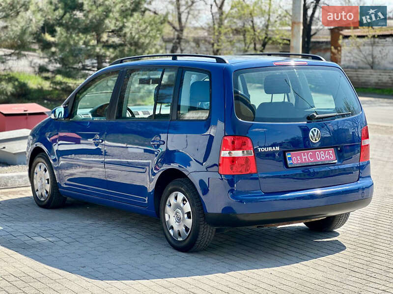 Минивэн Volkswagen Touran 2006 в Днепре