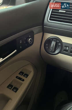 Минивэн Volkswagen Touran 2013 в 