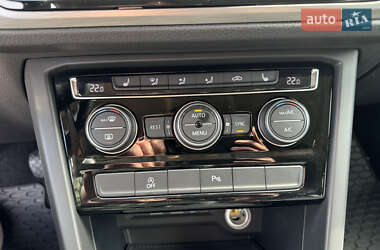 Микровэн Volkswagen Touran 2020 в 