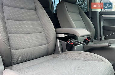 Минивэн Volkswagen Touran 2005 в 