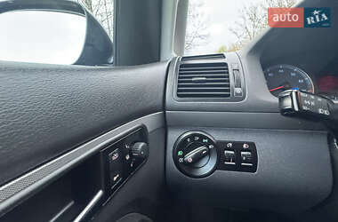 Мінівен Volkswagen Touran 2005 в 