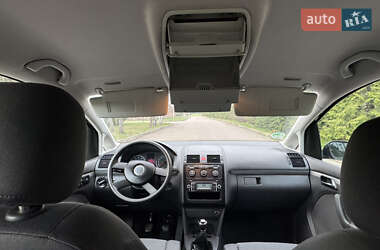 Мінівен Volkswagen Touran 2005 в 