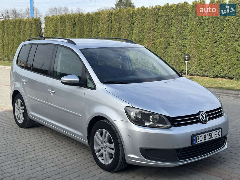 Минивэн Volkswagen Touran 2012 в 