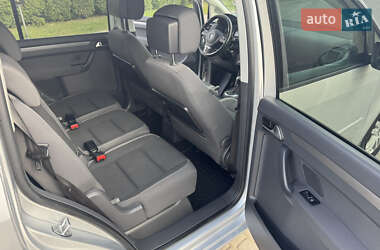 Мінівен Volkswagen Touran 2012 в 