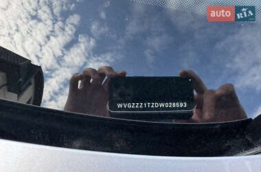 Мінівен Volkswagen Touran 2012 в 