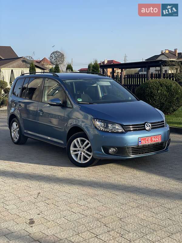 Мінівен Volkswagen Touran 2015 в 