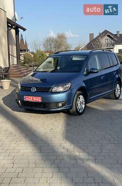 Мінівен Volkswagen Touran 2015 в 