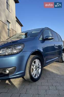 Мінівен Volkswagen Touran 2015 в 