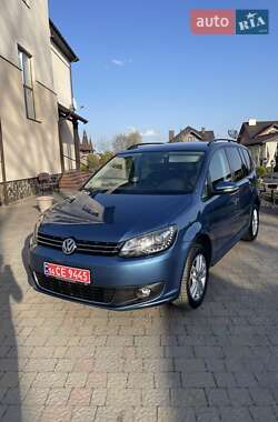 Мінівен Volkswagen Touran 2015 в 