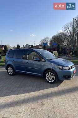 Мінівен Volkswagen Touran 2015 в 