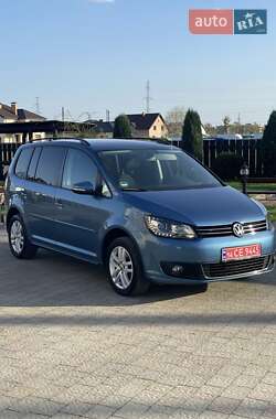 Мінівен Volkswagen Touran 2015 в 