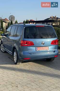 Мінівен Volkswagen Touran 2015 в 