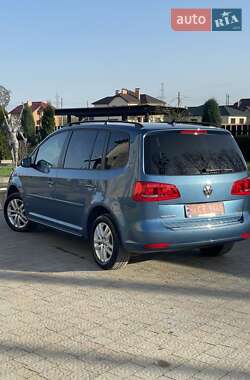 Мінівен Volkswagen Touran 2015 в 