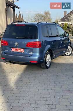 Мінівен Volkswagen Touran 2015 в 