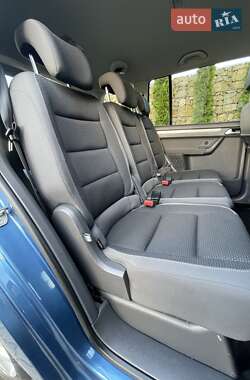 Мінівен Volkswagen Touran 2015 в 
