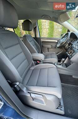 Мінівен Volkswagen Touran 2015 в 
