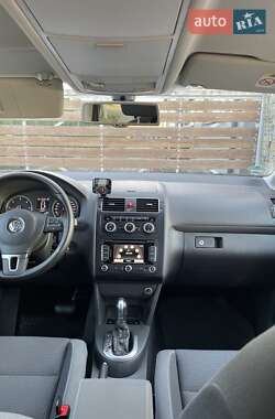 Мінівен Volkswagen Touran 2015 в 