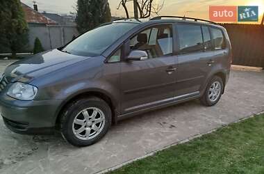 Минивэн Volkswagen Touran 2004 в 