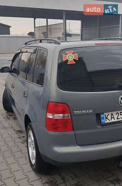 Минивэн Volkswagen Touran 2004 в 