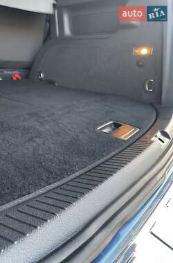 Мінівен Volkswagen Touran 2015 в 