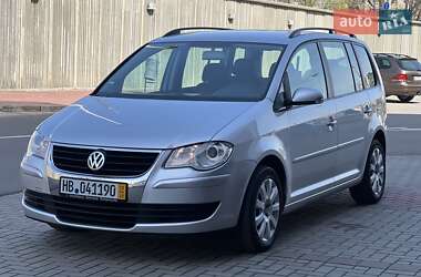 Минивэн Volkswagen Touran 2007 в 