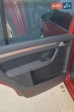 Мінівен Volkswagen Touran 2007 в 