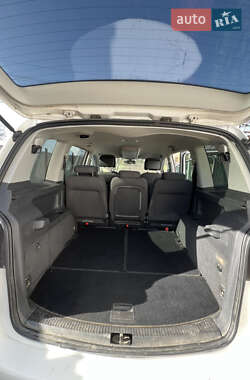 Минивэн Volkswagen Touran 2013 в 