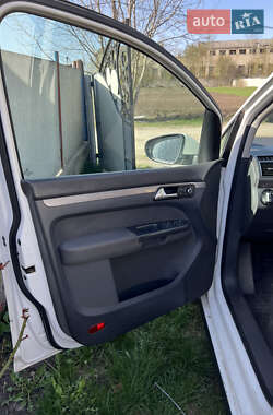 Минивэн Volkswagen Touran 2013 в 