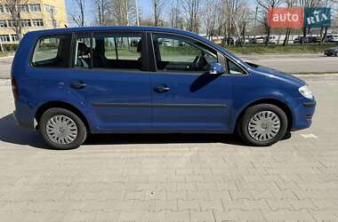 Минивэн Volkswagen Touran 2009 в 