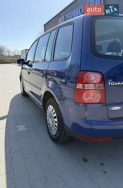 Минивэн Volkswagen Touran 2009 в 