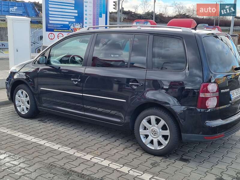 Минивэн Volkswagen Touran 2008 в Ровно