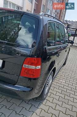 Мінівен Volkswagen Touran 2006 в 