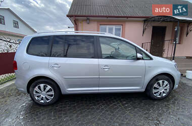 Минивэн Volkswagen Touran 2013 в 