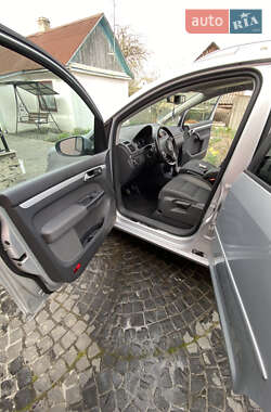 Минивэн Volkswagen Touran 2013 в 