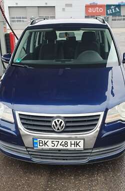 Мінівен Volkswagen Touran 2010 в 