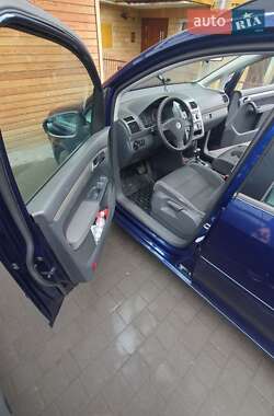 Мінівен Volkswagen Touran 2010 в 