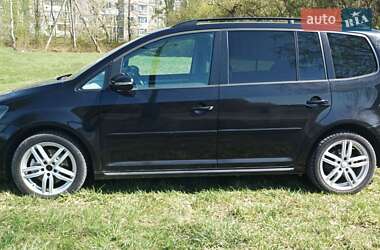 Минивэн Volkswagen Touran 2012 в 