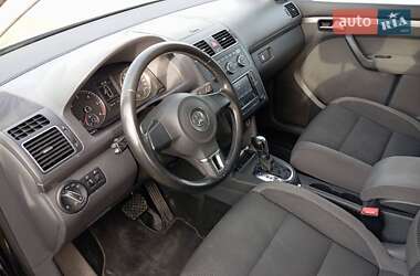 Минивэн Volkswagen Touran 2012 в 